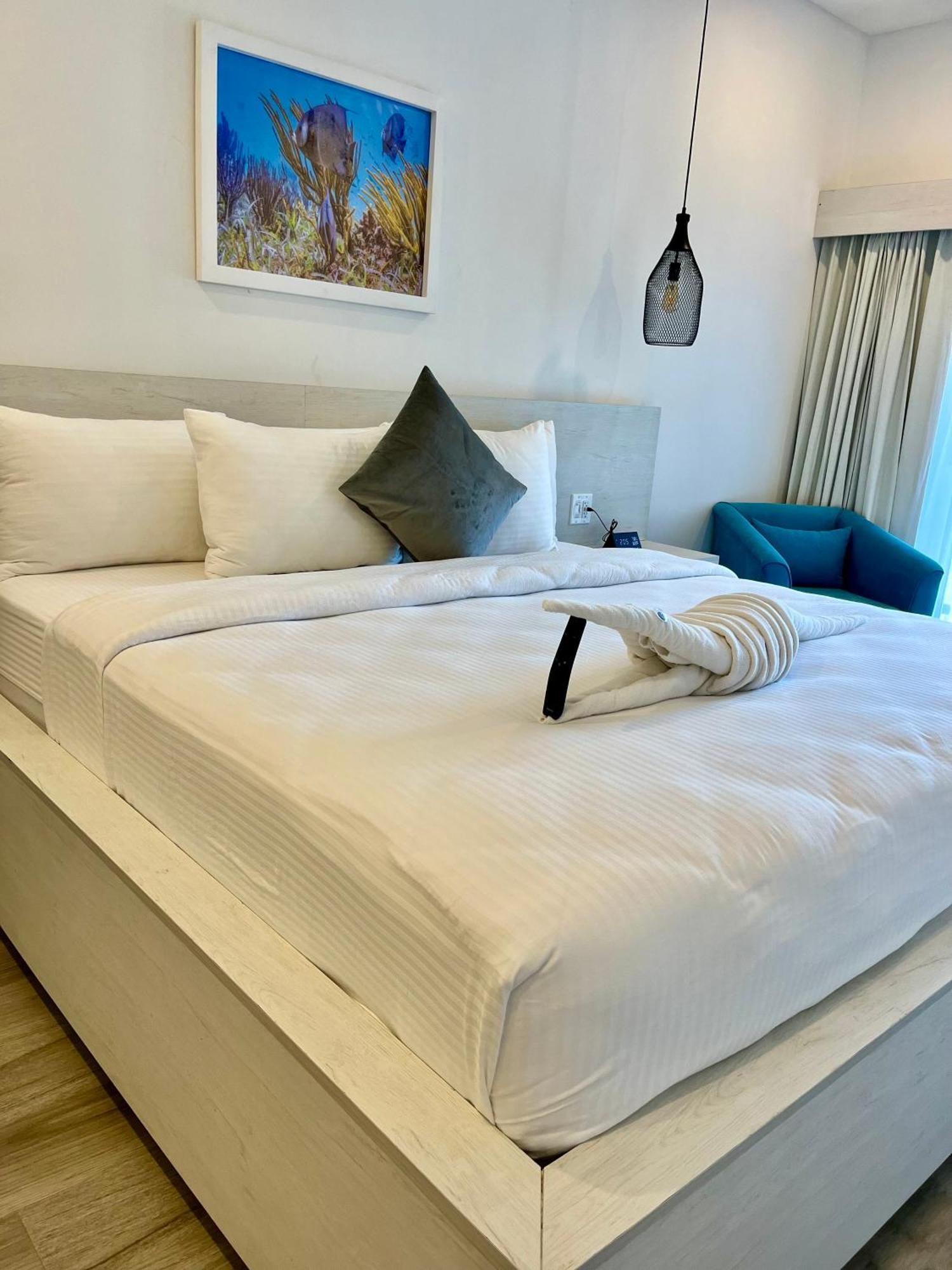 The Watermark Hotel Сан Педро Екстериор снимка