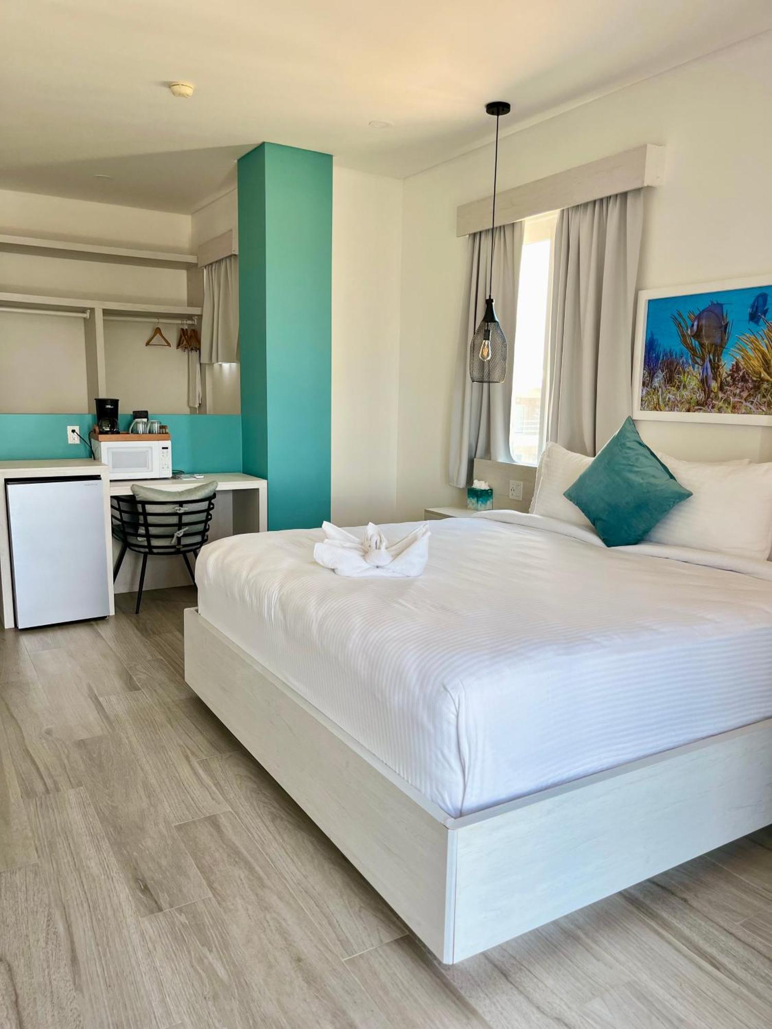 The Watermark Hotel Сан Педро Екстериор снимка