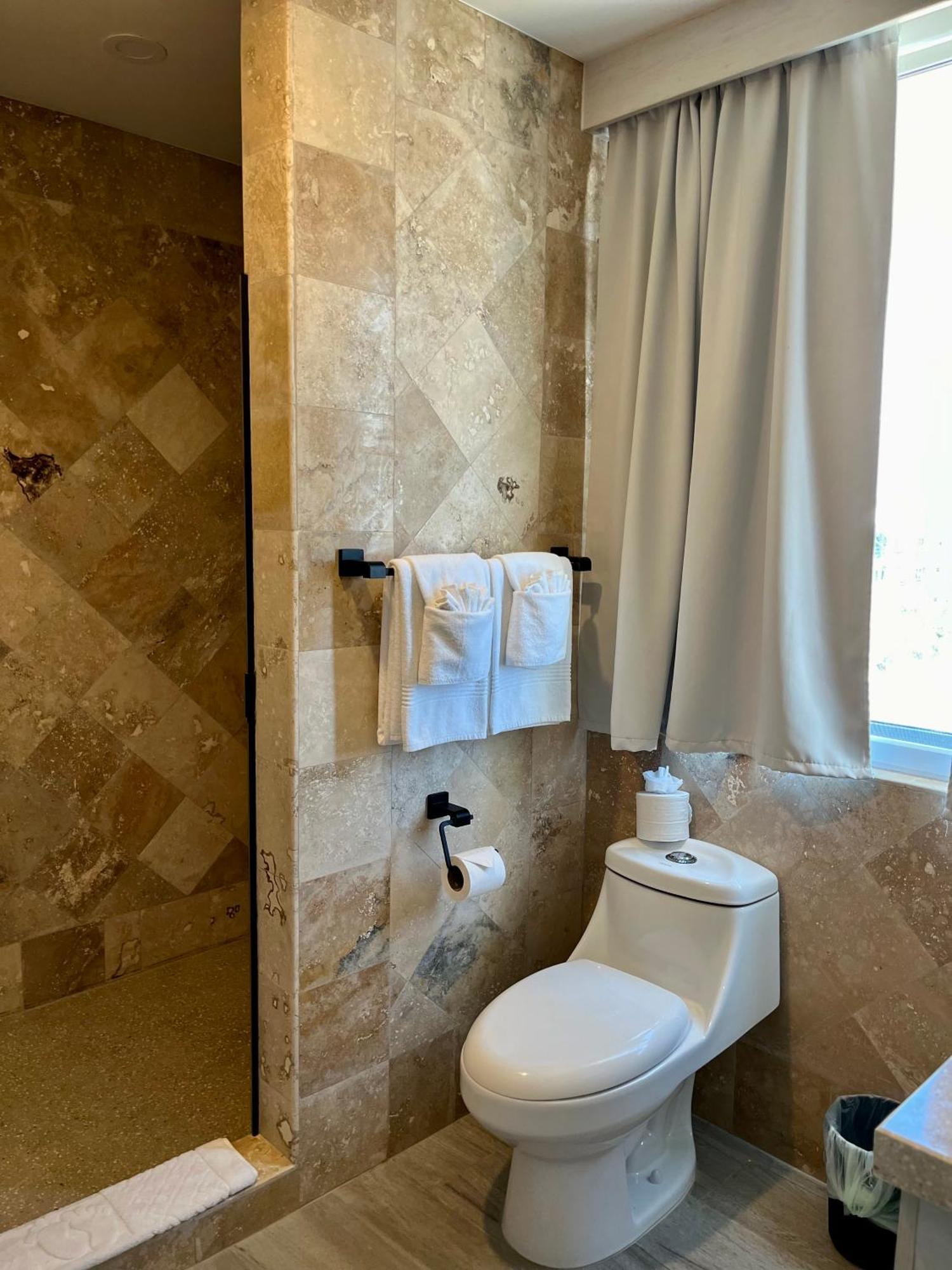 The Watermark Hotel Сан Педро Екстериор снимка