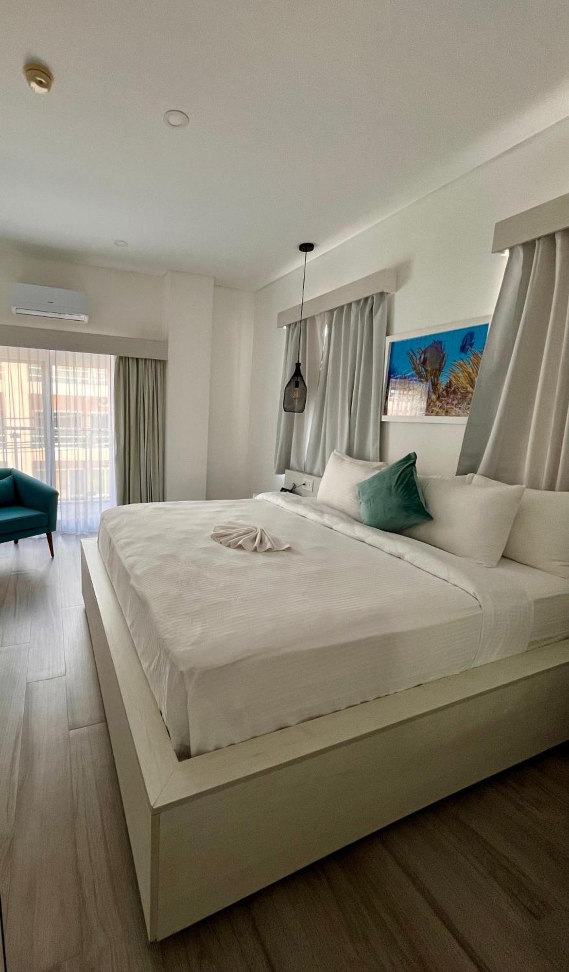 The Watermark Hotel Сан Педро Екстериор снимка
