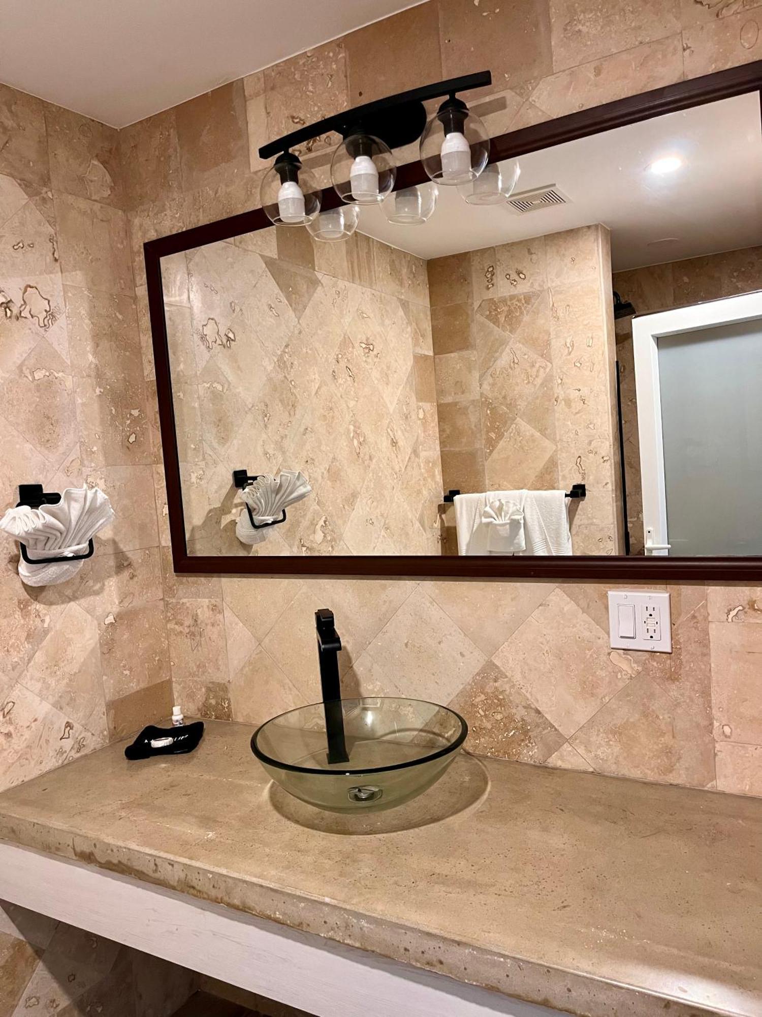 The Watermark Hotel Сан Педро Екстериор снимка
