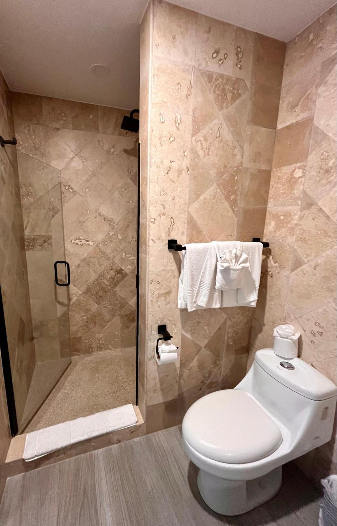 The Watermark Hotel Сан Педро Екстериор снимка